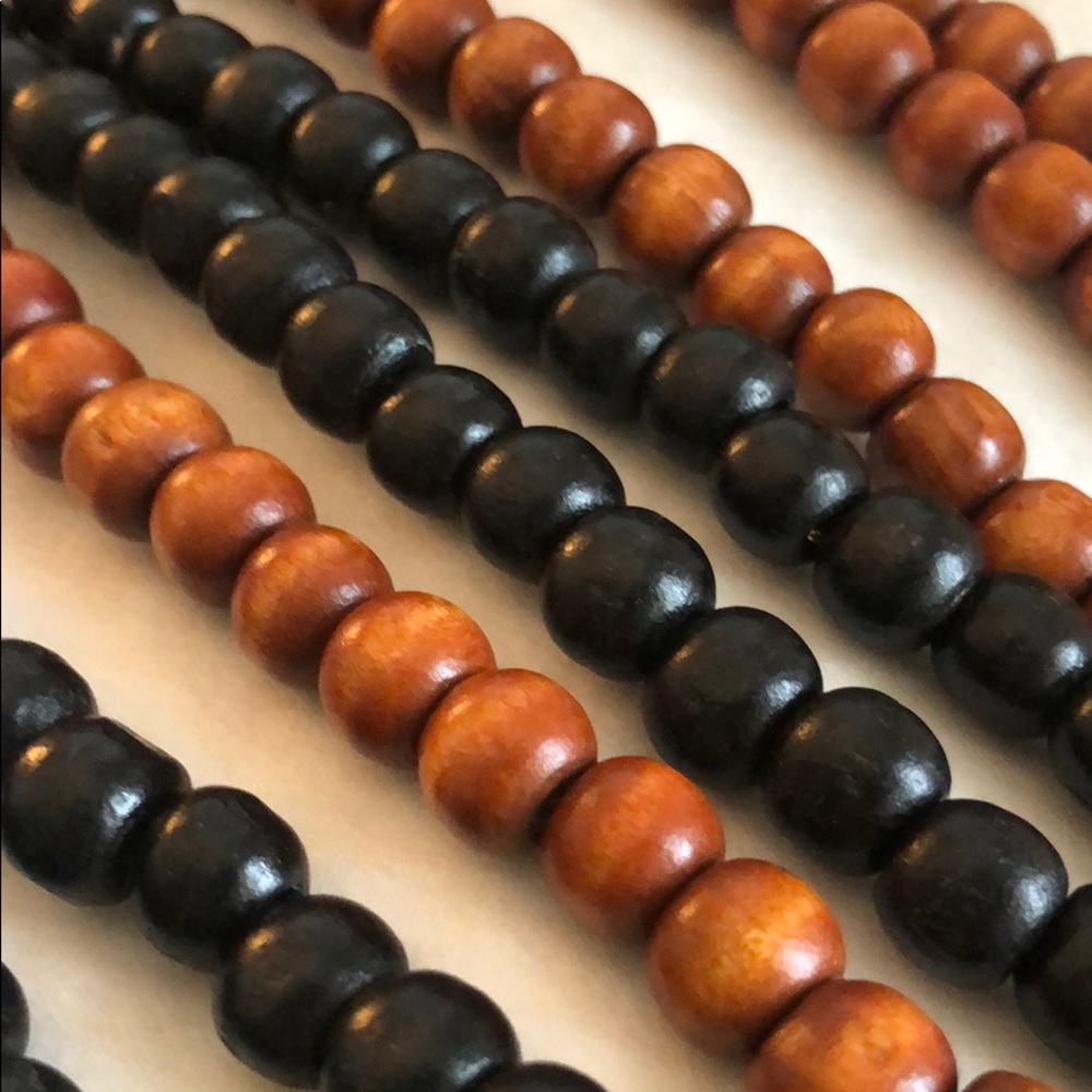 Long beaded necklace Black and Brown